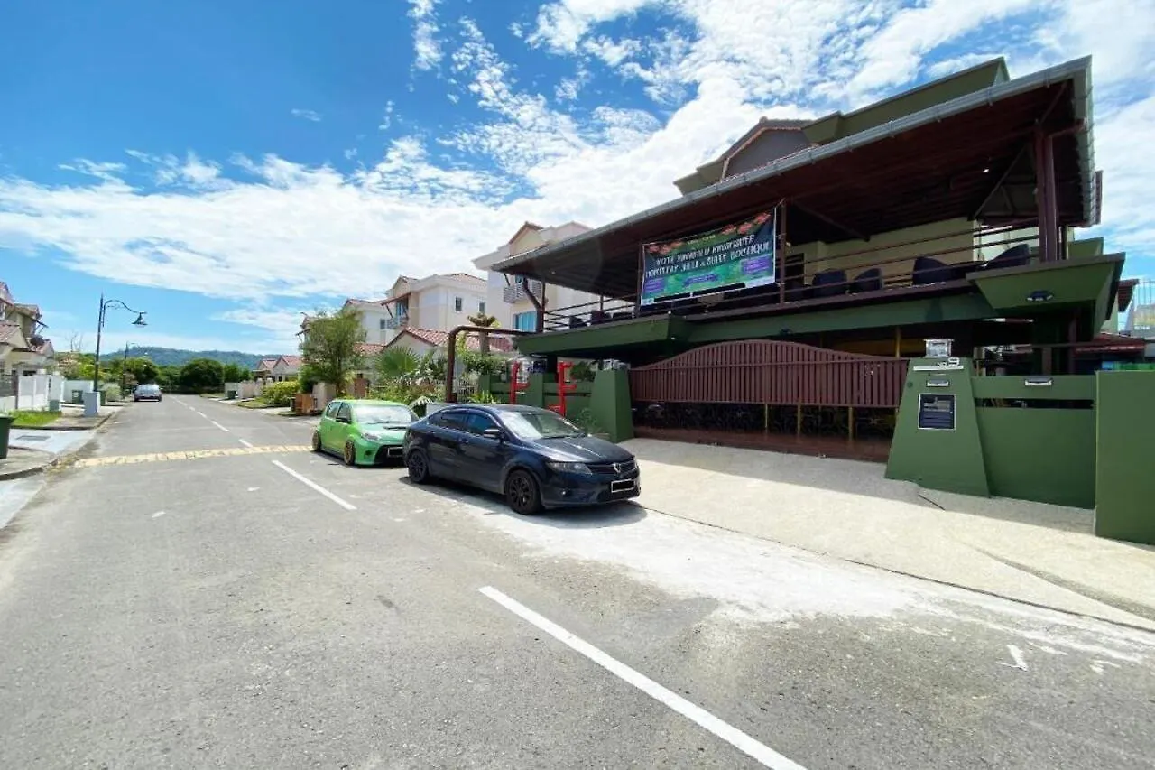 Oyo 90262 Kota Kinabalu Homestay, Villa & Suite Boutique Inanam